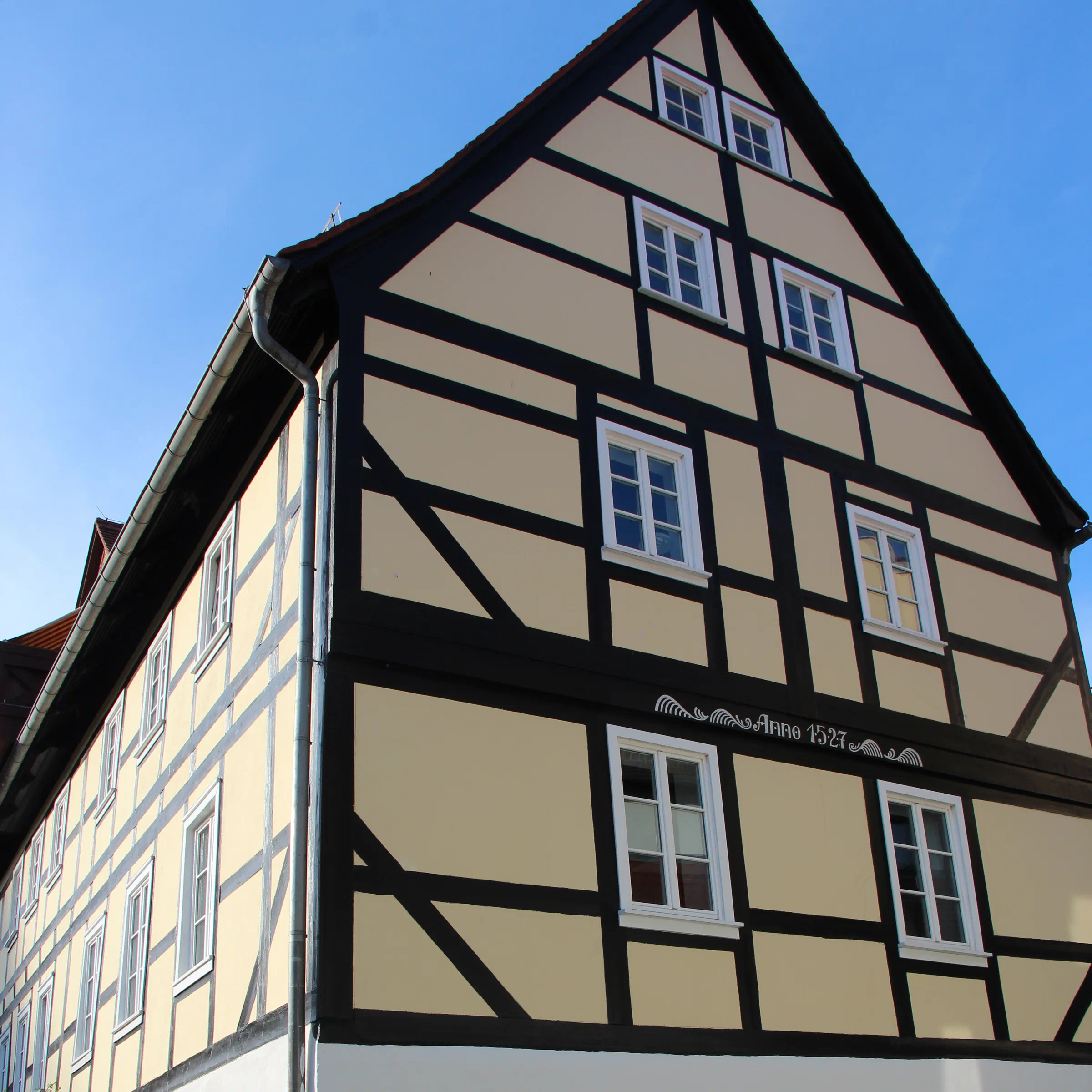 Giebel des Markthauses mit der Inschrift Anno 1527