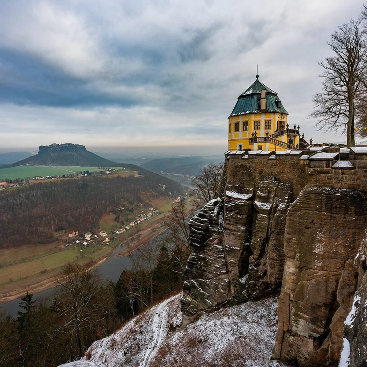 Friedrichsburg auf der Festung Königstein mit Blick ins Elbtal
